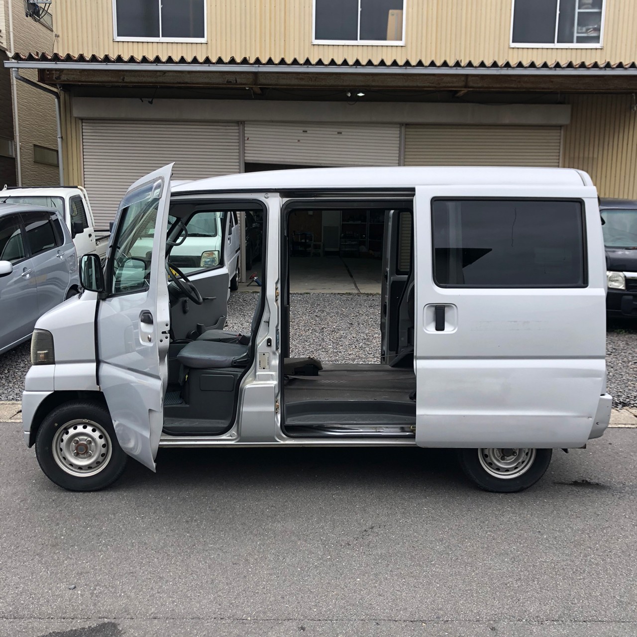 sold】総額14.0万円☆車検R7年4月☆車いす移動車☆スロープ付き☆Tベル済☆三菱 ミニキャブバン 車いす移動車(U61V) 11.9万キロ  平成15年式 シルバー | 岐阜激安中古車ショップ【ウェリナU15】