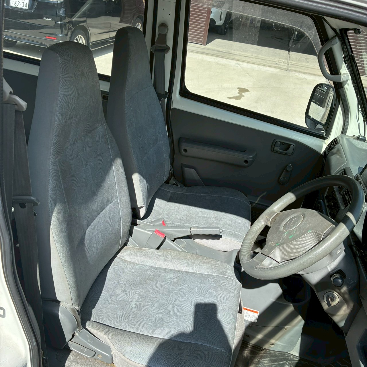 LINE_ALBUM_1044ミニキャブバン_251212_21